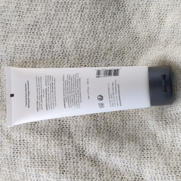 Dr. B Lab Foaming Face Cleanser, 125ml/4.2fl oz - Picture 2 of 8